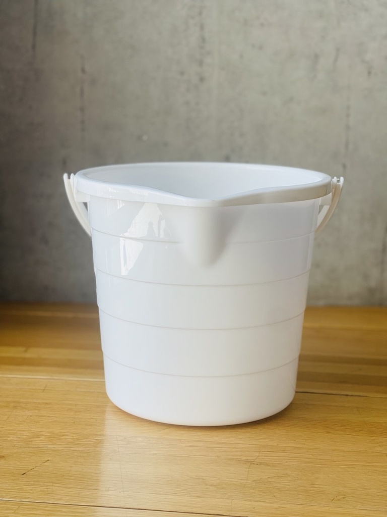 دلو ماء 10 لتر